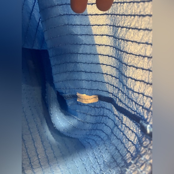 ZARA Blue Textured Button-Front Tie Blouse (XS) - Picture 4 of 11